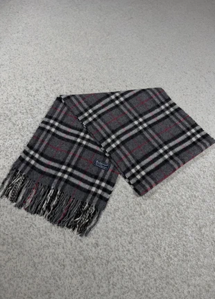 Écharpe Scarf Burberry Vintage Tartan Gris, marque: Burberry, état: Très bon état, 28,00 €, 30,10 € Protection acheteurs incluse