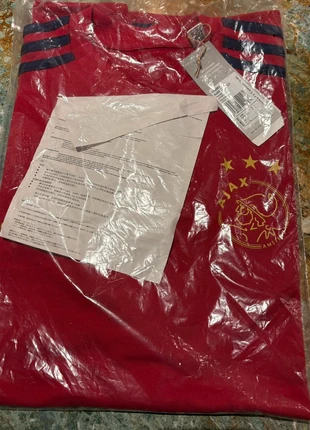 Ajax trainers shirt, merk: adidas, staat: Nieuw met prijskaartje, maat: M, € 10,00, € 11,20 inclusief Kopersbescherming