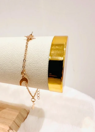 Bracelet doré avec pendentif étoiles et lune, zustand: Sehr gut, 5,00 €, 5,95 € beinhaltet Vinted-Käuferschutz Pro