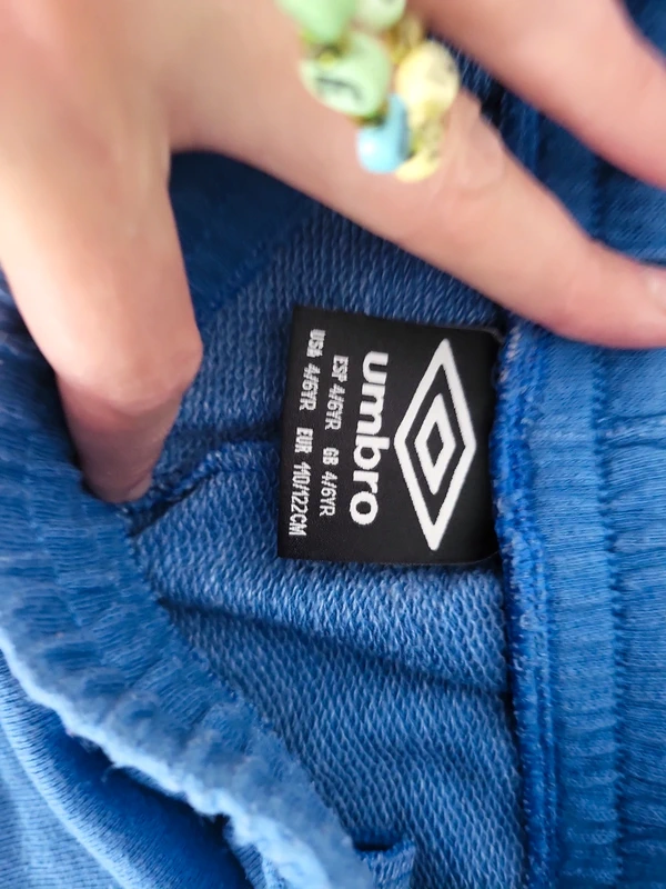 Short umbro 4/6ans - photo numéro 2