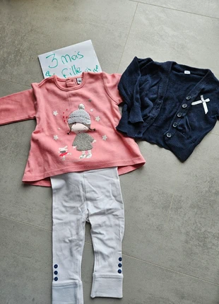 Ensemble 3 mois fille, marque: Petit, état: Très bon état, taille: 3-6 mois / 62 cm, 2,00 €, 2,80 € Protection acheteurs incluse