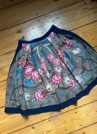 pleated skirt from traditional scarf, brand: Custommade, condizioni: Ottime, taglia: M / IT 42 / EU 38, €25.00, €26.95 include la Protezione acquisti