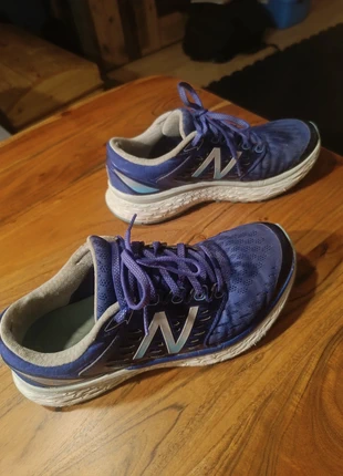 New Balance Laufschuhe Blau/Lila, selten getragen, marque: New Balance, état: Très bon état, taille: 40, 30,00 €, 32,20 € Protection acheteurs incluse