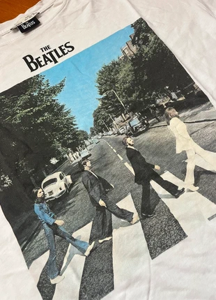 Iconic The Beatles Abbey Road T-Shirt - Music Fan Essential - Size M, marca: Pull & Bear, estado: Novo sem etiquetas, tamanho: M / 38 / 10, €8.00, €9.10 inclui Proteção do Comprador