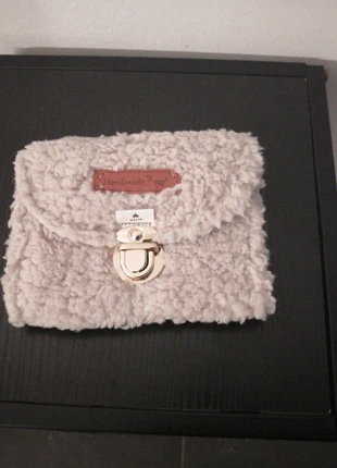 Porte monnaie en matière peluche fait main, merk: Fait Main, staat: Nieuw zonder prijskaartje, € 7,00, € 8,05 inclusief Kopersbescherming