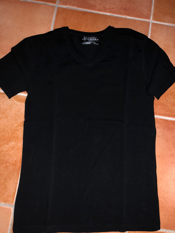 T-shirt Zara noir col V  1