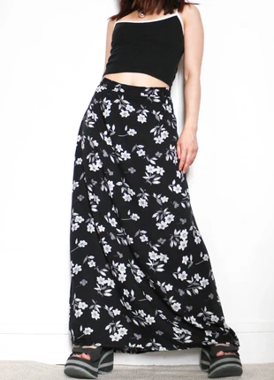 Maxi skirt with gray flowers | Jupe longue avec fleurs grises, marque: Vintage, état: Très bon état, taille: L / 40 / 12, 15,00 €, 16,45 € Protection acheteurs (Pro) incluse