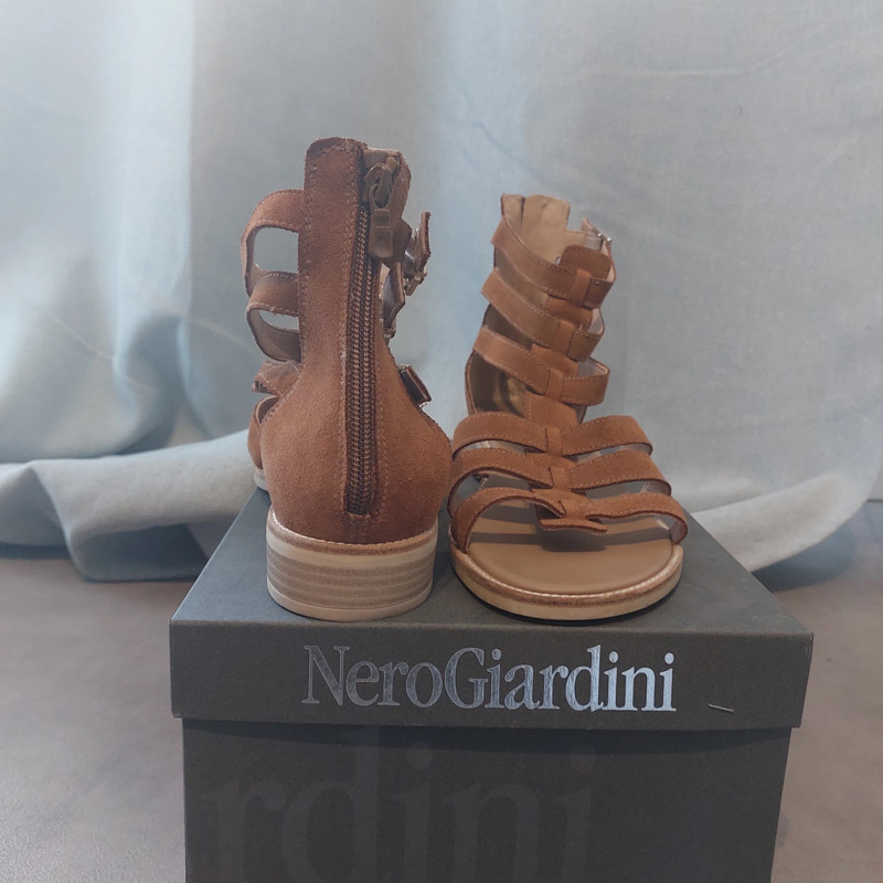 Sandales Nero Giardini nubuck camel pointure 40 Vinted