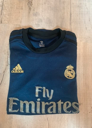 maillot de real de madrid XS, marke: adidas, zustand: Zufriedenstellend, größe: XS, 5,00 €, 5,95 € inklusive Vinted-Käuferschutz