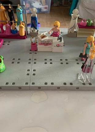Boutique de vêtements playmobil, marque: Playmobil, état: Neuf sans étiquette, taille: Taille unique, 20,00 €, 21,70 € Protection acheteurs incluse