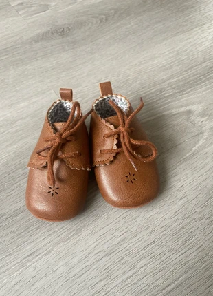 Chaussures bébé fille, marque: Kiabi, état: Très bon état, taille: 15 et moins, 3,00 €, 3,85 € Protection acheteurs incluse