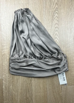 Top femme asymétrique en satin de soie taupe NA-KD – Taille L 👚, brand: NA-KD, condizioni: Nuovo con cartellino, taglia: L / IT 44 / EU 40, €15.00, €16.45 include la Protezione acquisti