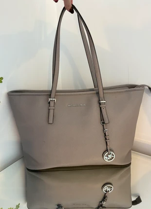 Gorgeous Large Grey Michael Kors Bag, brand: Michael Kors, condition: Very good, £49.00, £52.15 includes Buyer Protection