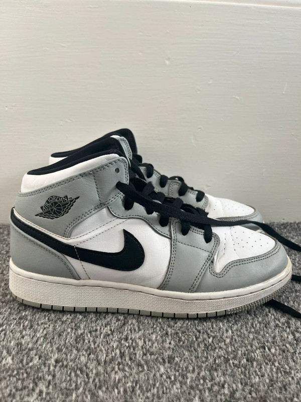 Air Jordan 1 mid smoke grey | Vinted