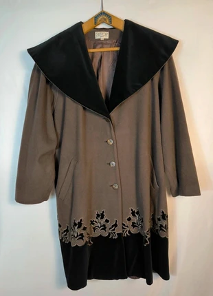 Manteau overzise en laine et cachemire broderie fleurie col velours noir vintage Marina Rinaldi, marca: Vintage Dressing, estado: Bueno, tamaño: XL / 42 / 14, 70,00 €, 74,20 € Protección al comprador Pro incluida