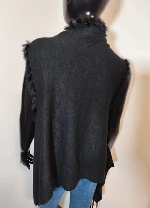 Gilet noir à franges Holly Bracken taille M/L, marca: Holly Bracken, estado: Muito bom, tamanho: M / 38 / 10, €7.00, €8.05 inclui Proteção do Comprador