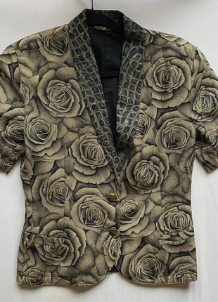 Rare 80s vintage Gianni Versace blazer, marque: Gianni Versace, état: Très bon état, taille: S / 36 / 8, 100,00 €, 105,70 € Protection acheteurs incluse