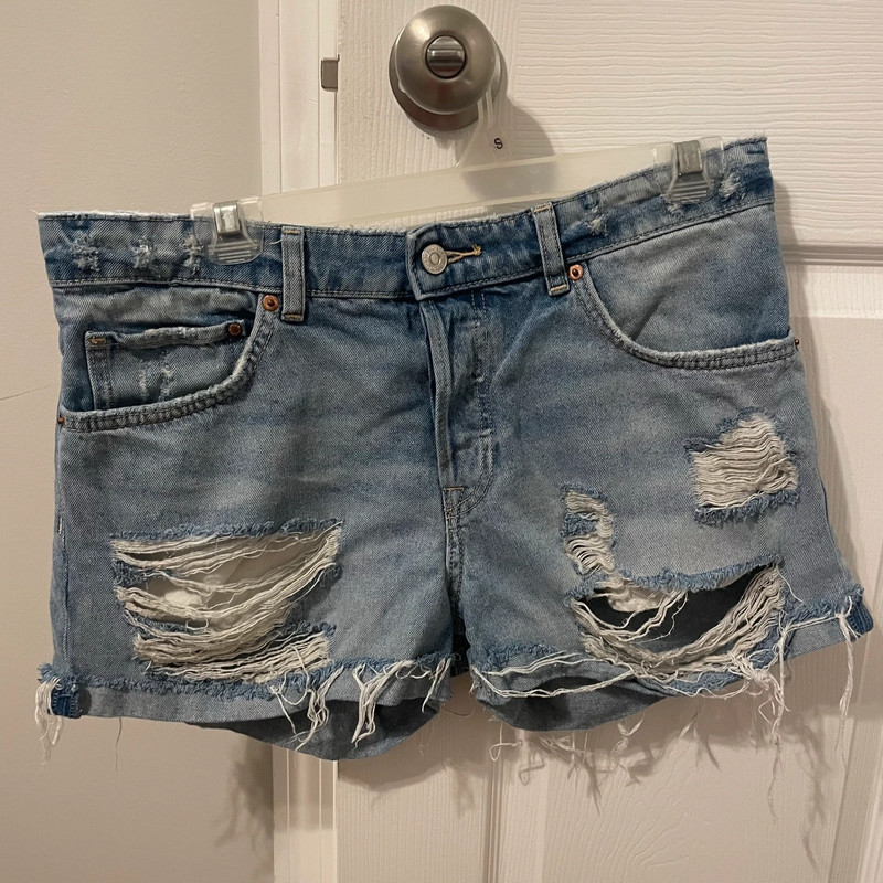 Women’s Ripped Jean Shorts 1