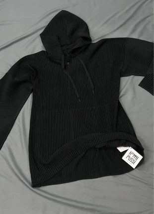 Issey Miyake Black Sweatshirt, Size 2, With Tags, marke: Issey Miyake, zustand: Neu, größe: M / 38 / 10, 89,00 €, 94,15 € inklusive Vinted-Käuferschutz