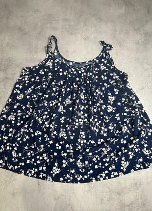 Blouse sans manches fleurie bleu marine Shein – Taille 1XL, merk: Shein, staat: Heel goed, maat: XL / 42 / 14, € 1,50, € 2,28 inclusief Kopersbescherming