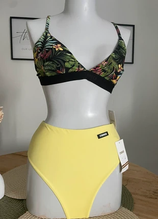 Maillot de bain 2 pièces stronger taille XS, marque: STRONGER, état: Neuf avec étiquette, taille: XS / 34 / 6, 58,00 €, 61,60 € Protection acheteurs (Pro) incluse