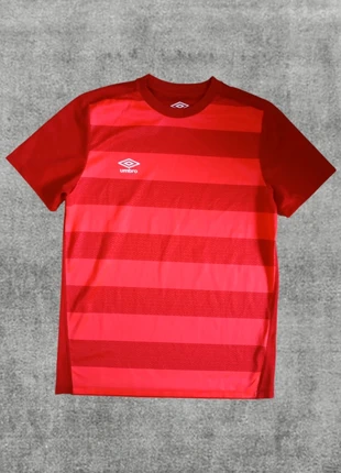 Tee-shirt umbro, marque: Umbro, état: Neuf sans étiquette, taille: M, 3,50 €, 4,38 € Protection acheteurs incluse