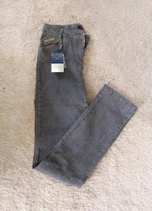 Jeans Thalassa taille 36 Neuf, marca: Thalassa, estado: Novo com etiquetas, tamanho: S / 36 / 8, €18.00, €19.60 inclui Proteção do Comprador