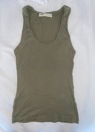 top verde, marca: Pull & Bear, estado: Bom, tamanho: XS / 34 / 6, €3.00, €3.85 inclui Proteção do Comprador