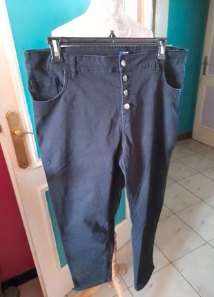 Pantalon femme, marke: Kiabi, zustand: Zufriedenstellend, größe: 5XL / 50 / 22, 2,00 €, 2,80 € inklusive Vinted-Käuferschutz
