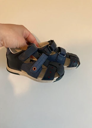 Sandales fermées taille 23 VTY, marque: VTY, état: Bon état, taille: 23, 2,99 €, 3,84 € Protection acheteurs incluse