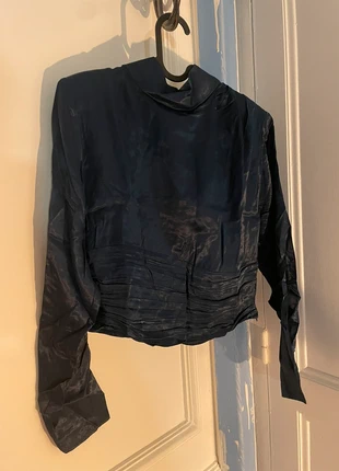 Top Zara en satin, brand: Zara, condition: Very good, size: M / 38 / 10, €3.00, €3.85 includes Buyer Protection