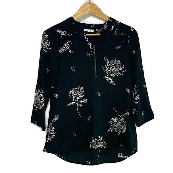 Maurices Black/White Floral Zip V-Neck Oversized Blouse 1