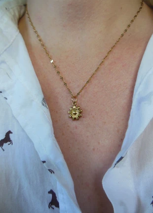 Fleur marguerite doré 🌟🌼 collier acier inoxydable, état: Très bon état, 8,00 €, 9,10 € Protection acheteurs (Pro) incluse