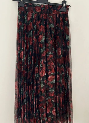 Jupe plissée à fleurs, brand: Stradivarius, condition: New without tags, size: S / 36 / 8, €19.00, €20.65 includes Buyer Protection