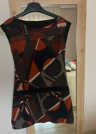 Vestido manga corta elegante tela gruesa, brand: Local, condizioni: Ottime, taglia: M / IT 42 / EU 38, €10.00, €11.20 include la Protezione acquisti