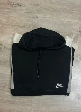 Pull Nike L, marque: Nike, état: Très bon état, taille: L, 21,00 €, 22,75 € Protection acheteurs incluse