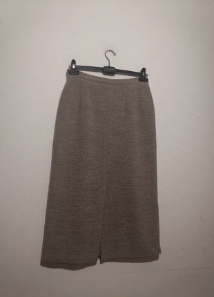 Bellissima gonna boucle vintage 💕color tortora chiaro, merk: Vintage Boutique, staat: Heel goed, maat: XL / 42 / 14, € 10,00, € 11,20 inclusief Kopersbescherming