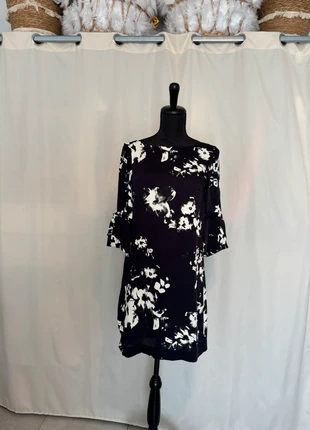 Robe noir courte fleurie, brand: H&M, condition: New without tags, size: XS / 34 / 6, €6.00, €7.00 includes Buyer Protection