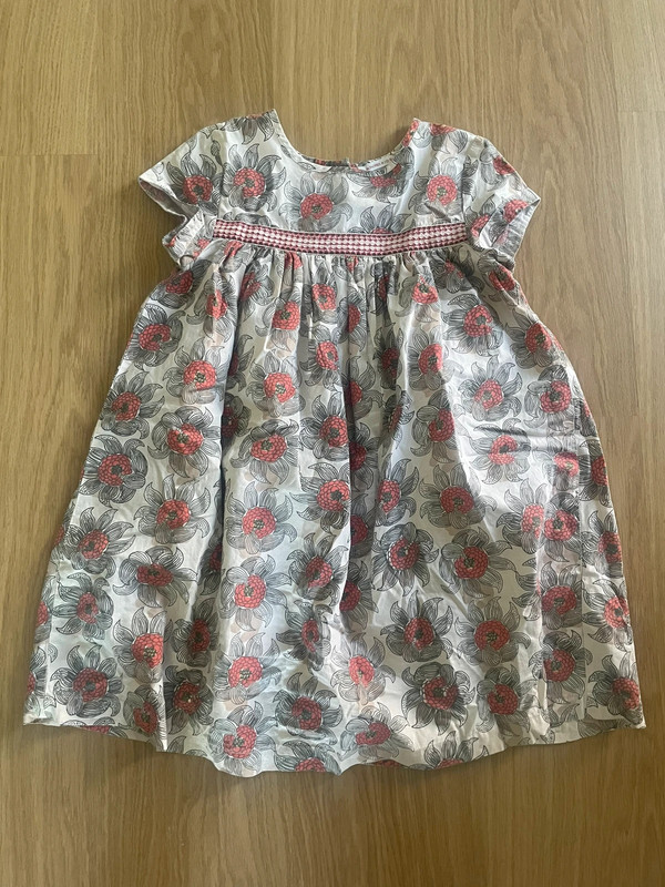 Robe a fleurs Monoprix taille 8 ans 1