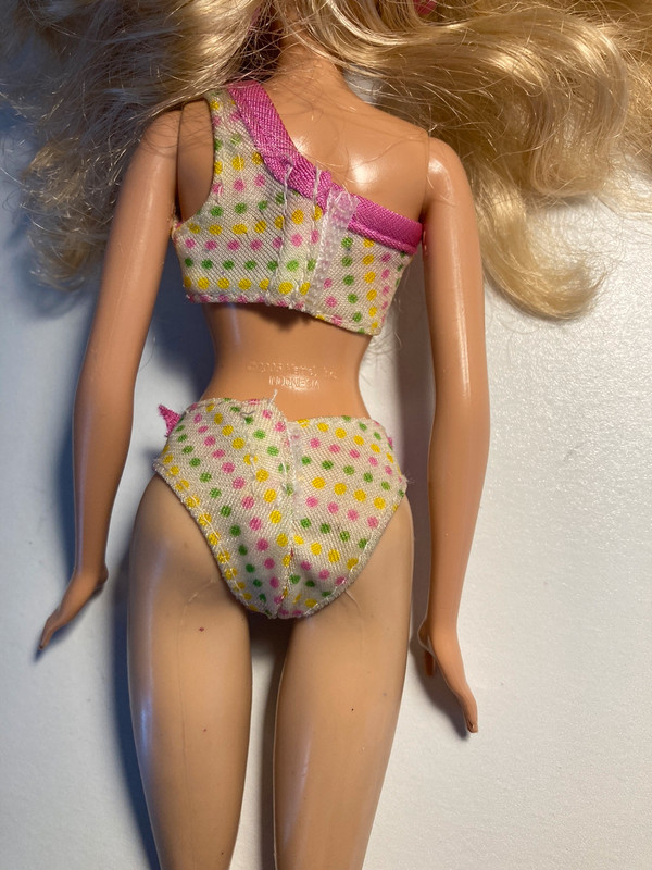 Bikini D'été Barbie Sur La Plage