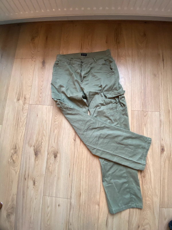 Green cargo pants 2