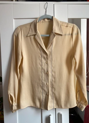 Vintage cream shirt, brand: Vintage, condition: Good, size: S / 8, £6.50, £7.53 includes Buyer Protection