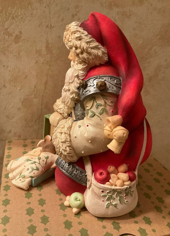 Enesco The Heart of Christmas Santa with Mice Figurine 3