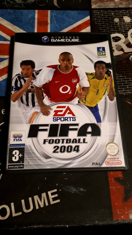 Fifa 2004 gamecube  1