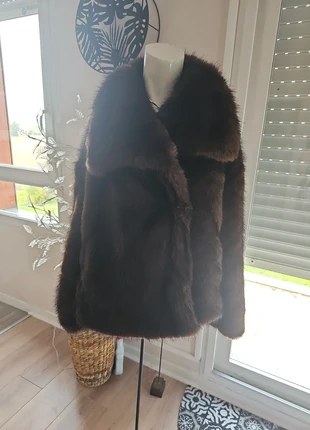 Fourrure synthétique marron Taille unique jamais porté, merk: Boutique Italiana, staat: Heel goed, maat: Universele maat, € 40,00, € 42,70 inclusief Kopersbescherming