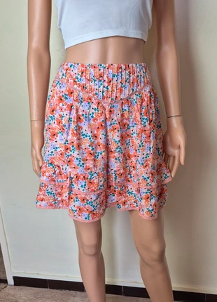 Jupe a fleurs, marke: Orfeo Paris, zustand: Neu, mit Etikett, größe: S / 36 / 8, 24,00 €, 25,90 € inklusive Vinted-Käuferschutz