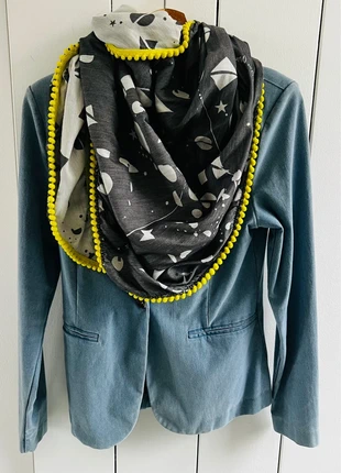 Pom Amsterdam sjaal in grijs, antraciet en geel, merk: POM Amsterdam, staat: Heel goed, € 18,00, € 19,60 inclusief Kopersbescherming