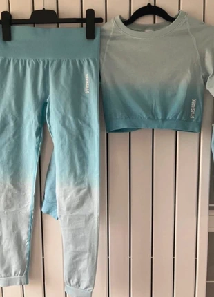 Ensemble Gymshark bleu 🩵, marque: Gymshark, état: Très bon état, taille: M / 38 / 10, 50,00 €, 53,20 € Protection acheteurs incluse