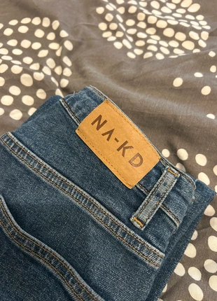 Jean droit, taille haute - NA-KD, merk: NA-KD, staat: Nieuw zonder prijskaartje, maat: S / 36 / 8, € 10,00, € 11,20 inclusief Kopersbescherming