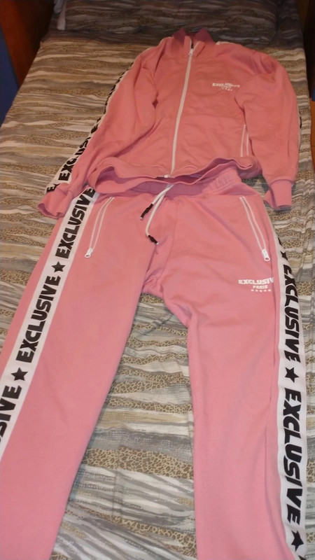 Tuta exclusive paris Vinted